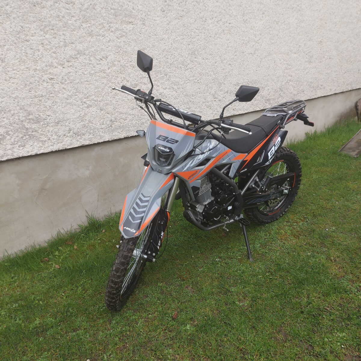 Cross ASIX XB-82 A1 250cc (21/18") – manuál, elektrický štart, 22 HP – Obrázok 47