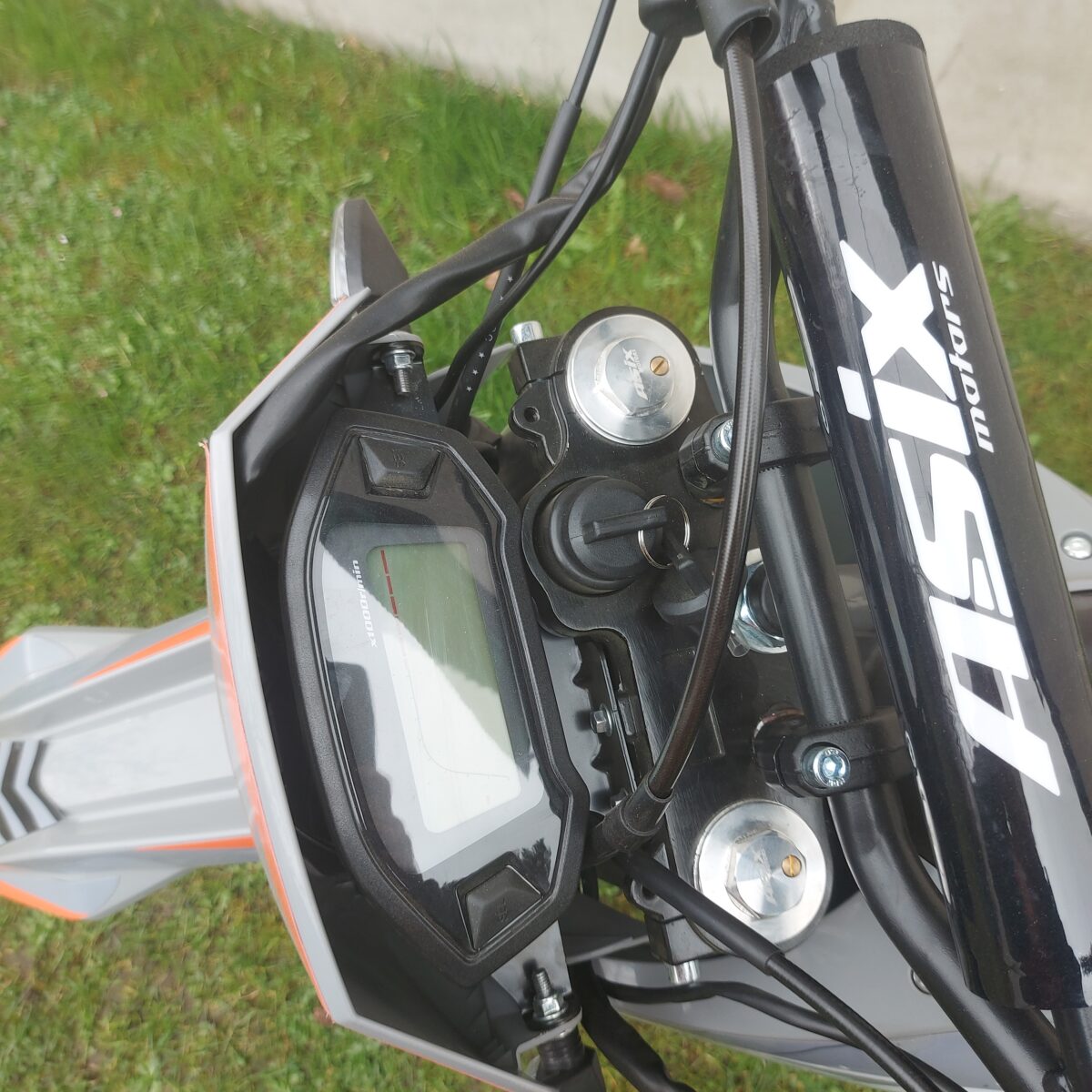 Cross ASIX XB-82 A1 250cc (21/18") – manuál, elektrický štart, 22 HP – Obrázok 43