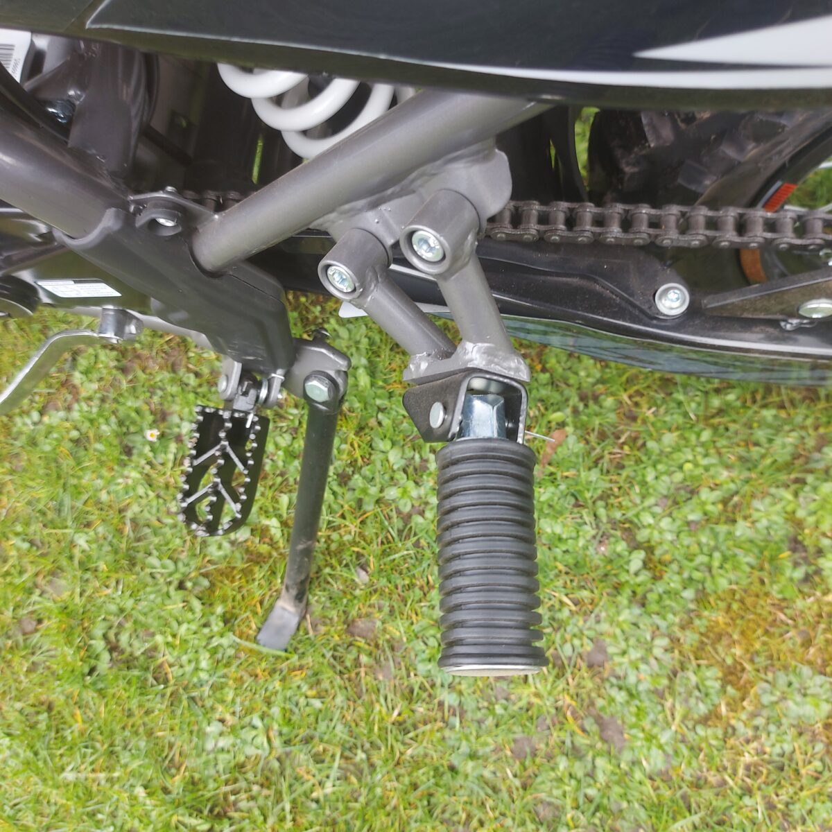 Cross ASIX XB-82 A1 250cc (21/18") – manuál, elektrický štart, 22 HP – Obrázok 38