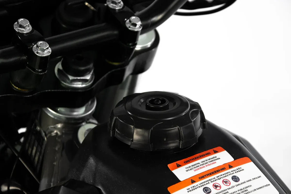ASIX XB-72 150cc cross pre mládež a dospelých detail nádrže