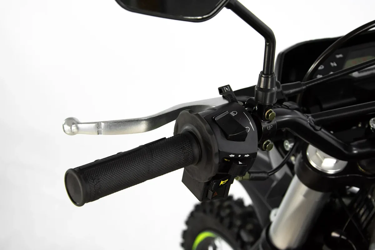 Pitbike Asix defender 150 detail volant