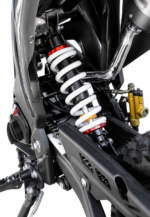 Detail zadného tlmiča a odpruženie KXD PRO GT-125S